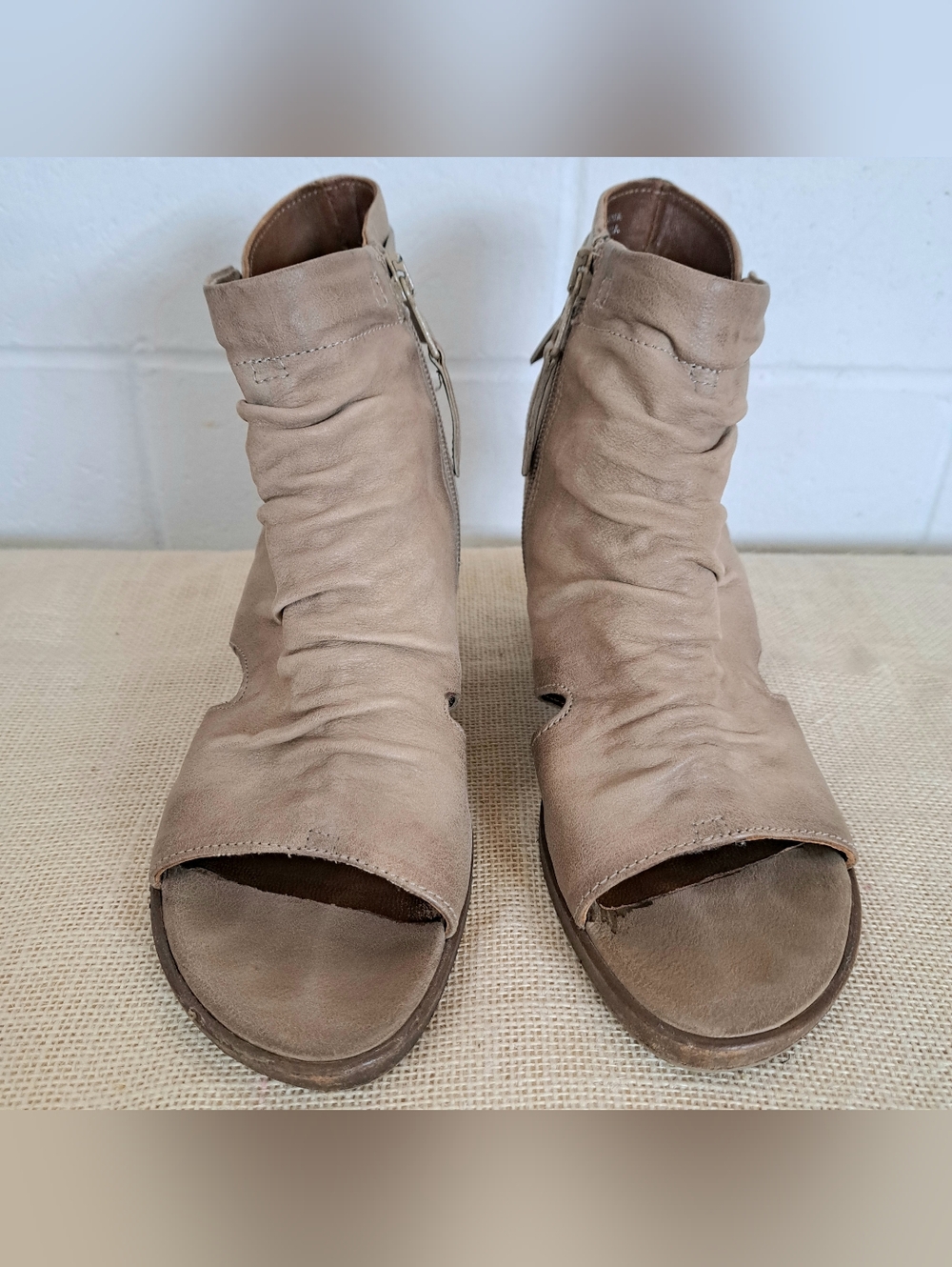 Miz Mooz Becca Slouch Cuff Wedge In Beige Tan Leather Sz38 7.5